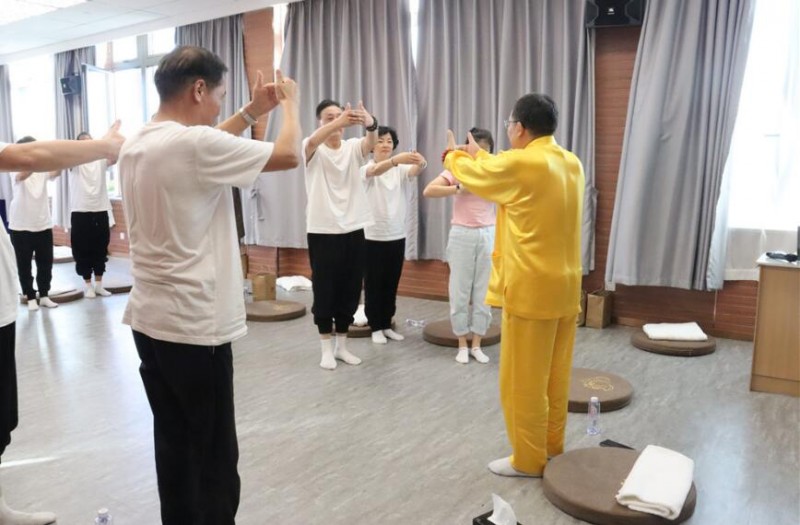 師點(diǎn)文化：認(rèn)識(shí)自己，做生命的主人